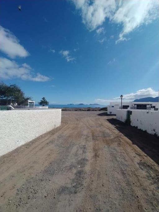 Famara, Apto. En Zona Tranquila A 200M Del Mar. Apartment Bagian luar foto