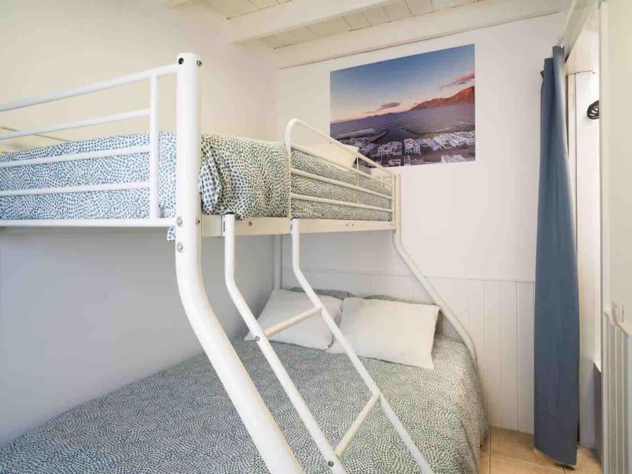 Famara, Apto. En Zona Tranquila A 200M Del Mar. Apartment Bagian luar foto